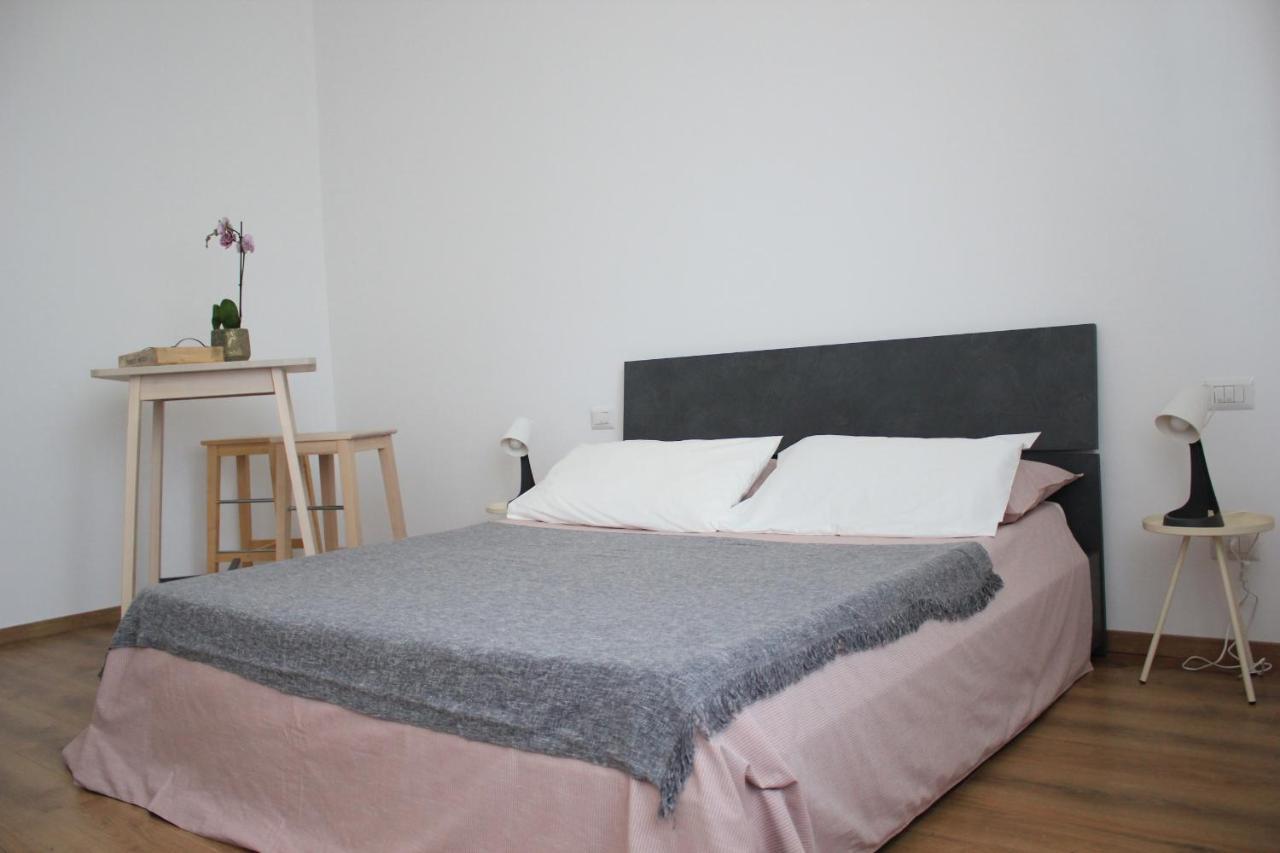 B&B I Due Tigli Travedona Exterior photo