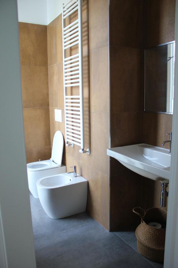 B&B I Due Tigli Travedona Exterior photo