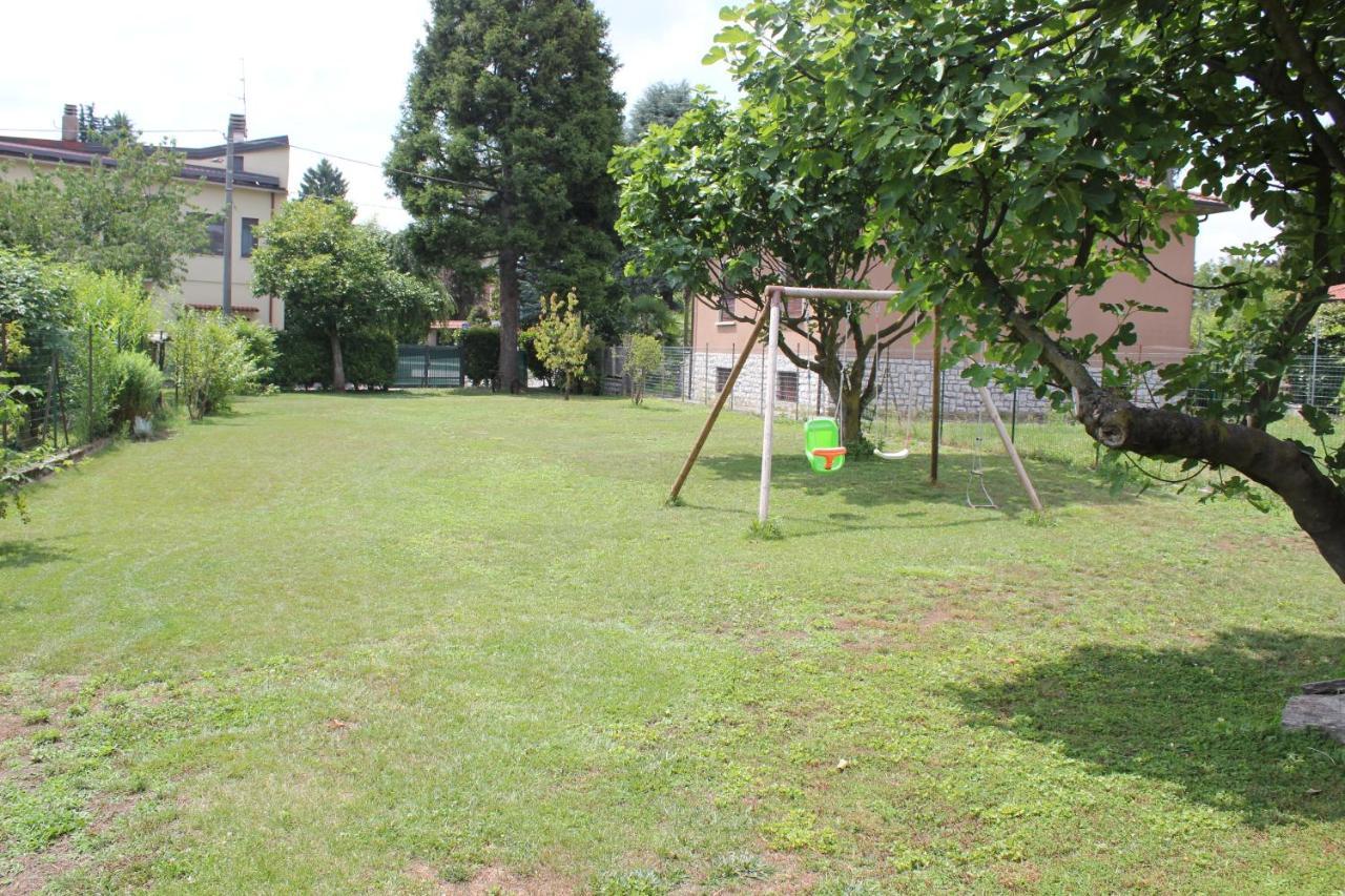 B&B I Due Tigli Travedona Exterior photo