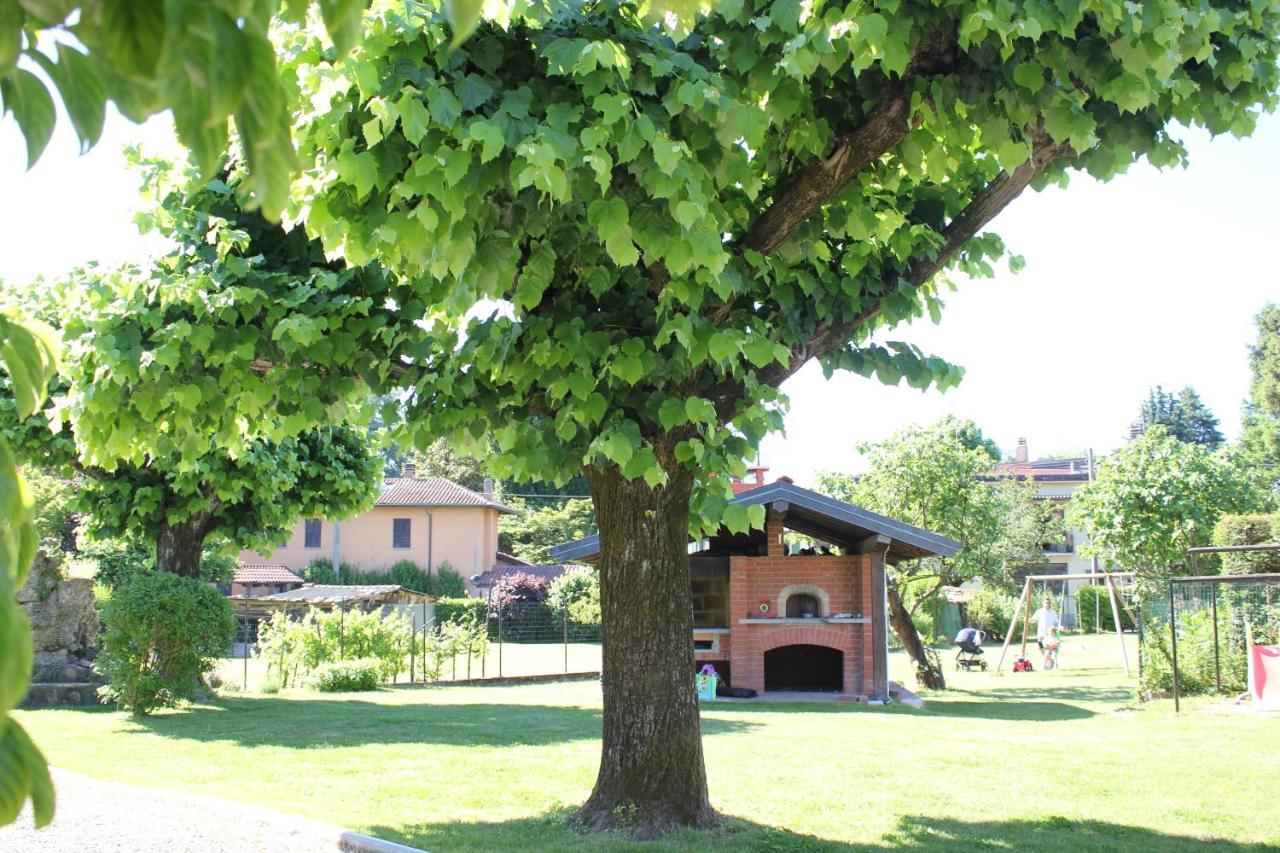 B&B I Due Tigli Travedona Exterior photo